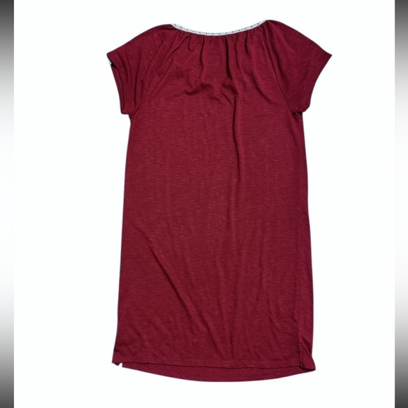 Sonoma Maroon v neck short sleeved dress with pattern at top around trim medium - Picture 5 of 5